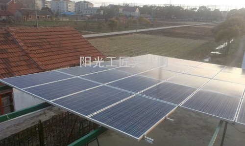 上海崇明岛安装的10KW家庭屋顶光伏电站