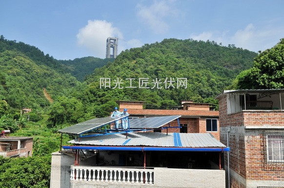 广西梧州首家居民光伏发电成功并网1