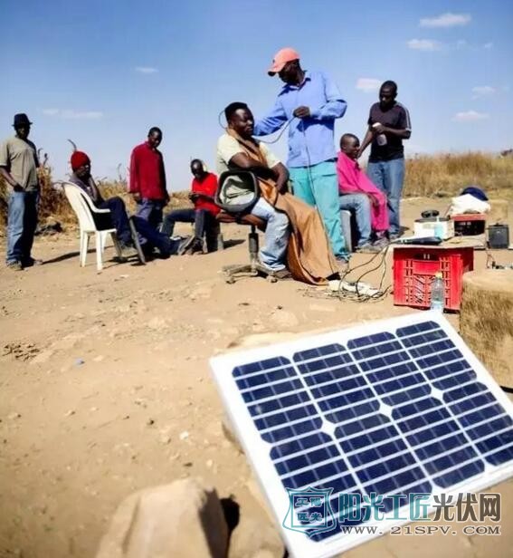 太阳能光伏理发店开到南非荒山野岭