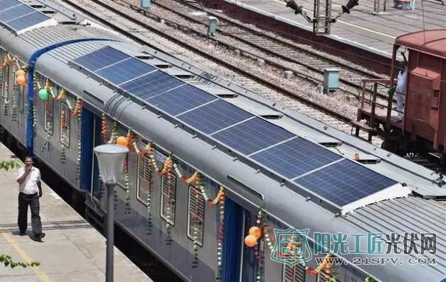印度装有光伏系统的列车