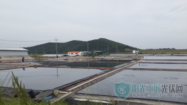 Salt_evaporation_fields_in_Sinan_Jeollanam-do_South_Korea1-1536x864